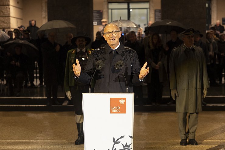 © Land Tirol/Sedlak Landeshauptmann Anton Mattle bei der Ansprache
