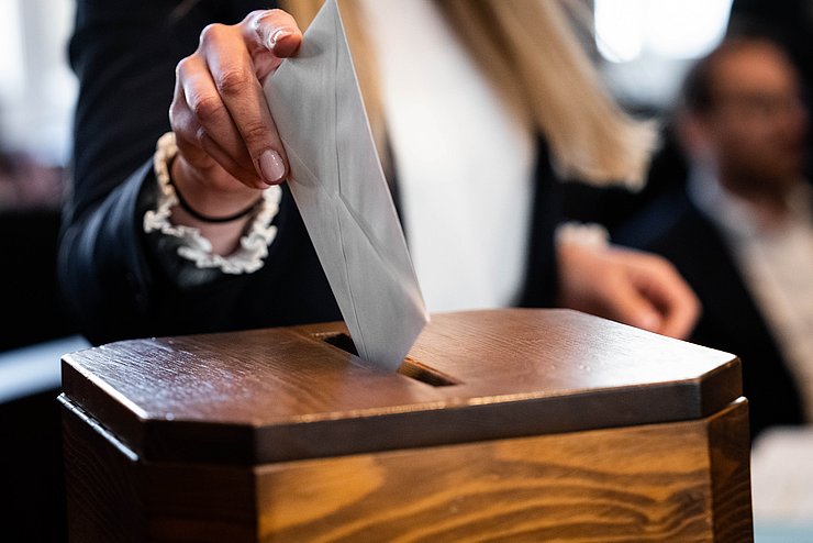 Der Wahlvorschlag von LTPin Ledl-Rossmann wurde mit 35 zu 1 Stimme per geheimer Wahl angenommen.