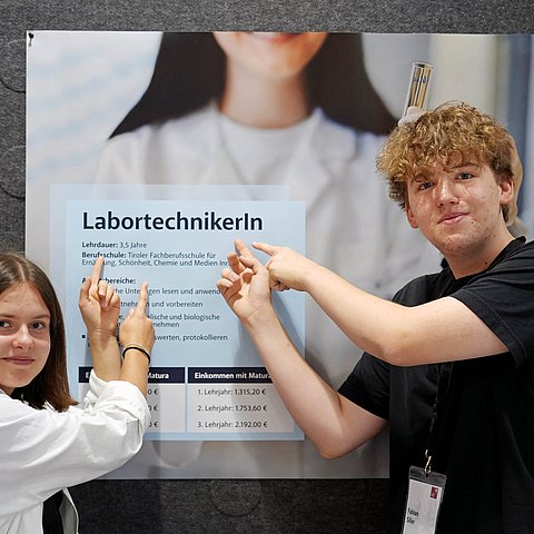 Jungtalent trifft Adler: Lehrlingsmesse im Landhaus
