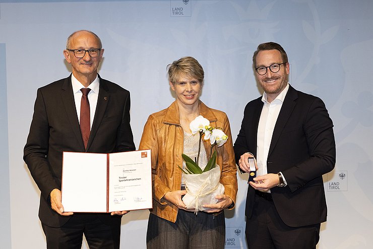 © Land Tirol/W9 Mario Webhofer v.l.n.r.: LH Anton Mattle, Monika Messner, 1.LH-Stv. Philip Wohlgemuth