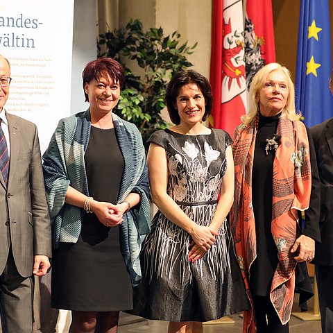 (v.li.) LVA a.D. Johannes Pezzei, LTPin Sonja Ledl-Rossmann, LVAin Maria Luise Berger, VAin a.D. Gertrude Brinek und LVA a.D. Josef Hauser.