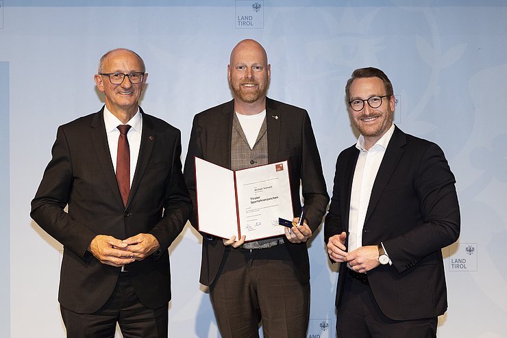 © Land Tirol/W9 Mario Webhofer v.l.n.r.: LH Anton Mattle, Michael Seywald, 1.LH-Stv. Philip Wohlgemuth