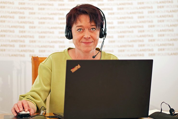 © Landtagsdirektion Tirol/Oswald LTPin Sonja Ledl-Rossmann führt aktuell den Vorsitz des Dreier-Landtages und lud heute zum präsidialen Abstimmungsgespräch.
