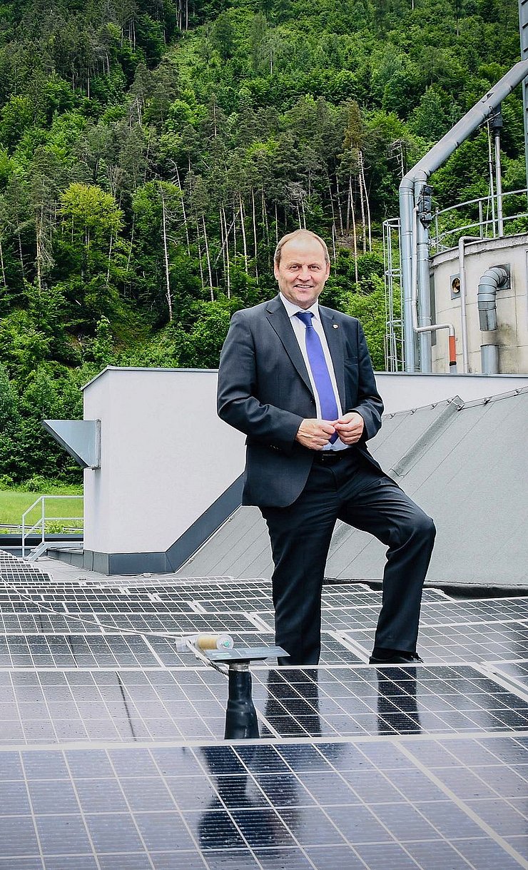 Auf dem Weg in die Energieautonomie schreitet in Tirol kontinuierlich voran. Zum zweiten Mal in Folge konnte die Energieerzeugung aus Photovoltaik 2020 um rund 13 Prozent gesteigert werden. 