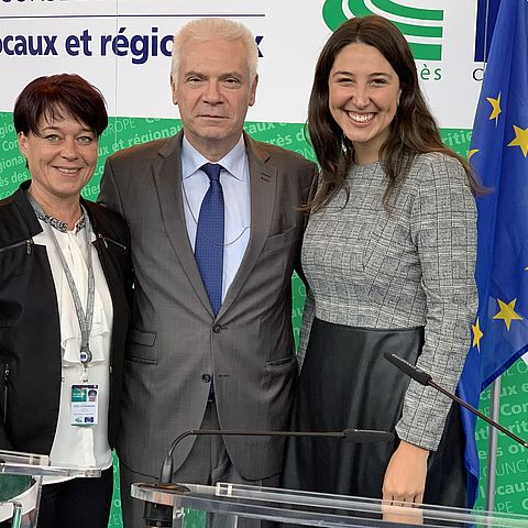 LTPin Sonja Ledl-Rossmann mit Abge Sophia Kircher und Österreichs Ständigem Vertreter im Europarat, Botschafter Gerhard Jandl.