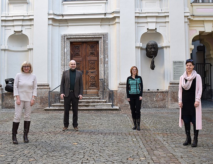 Der Verein Timus stellt sich vor: V.l. LRin Beate Palfrader, Wido Sieberer (Obfrau-Stellvertreter), Obfrau Christine Weirather und Lisa Noggler-Gürtler (Obfrau-Stellvertreterin)