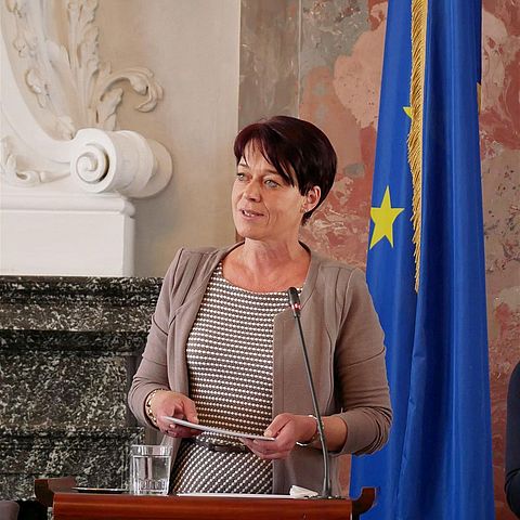 Landtagspräsidentin Ledl-Rossmann bei ihrer Europa-Rede in der Aktuellen Stunde