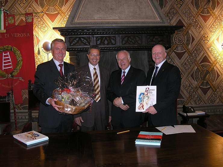 GR Rudi Federspiel, Präsident des Landtages der Provinz Verona Antonio Pastorello, Landtagspräsident Herwig van Staa, GR Hermann Weiskopf (v.l.)