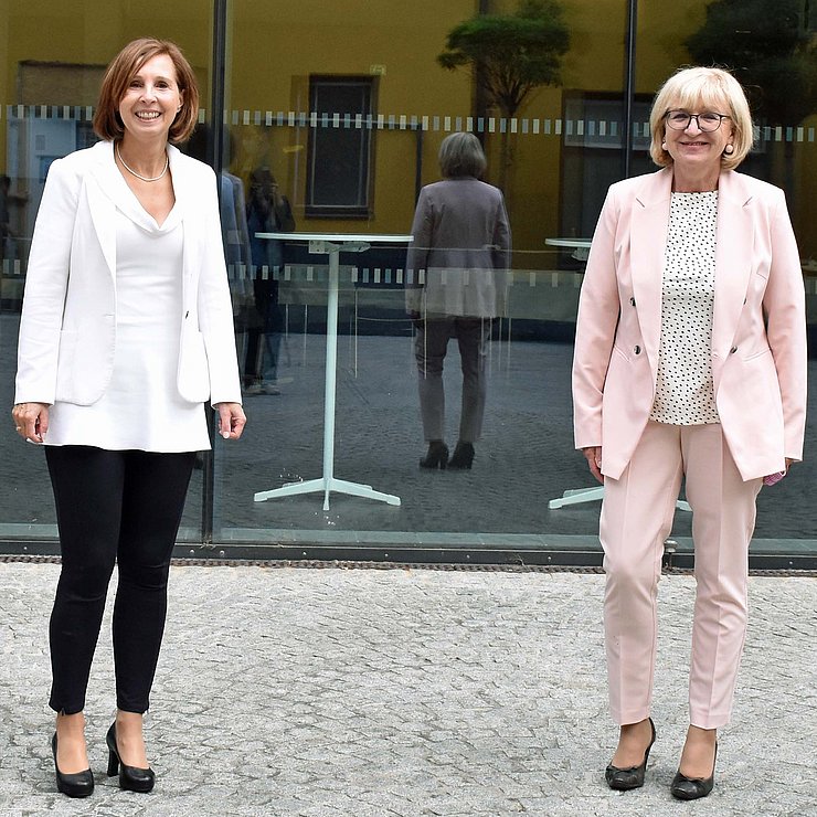 Frauenlandesrätin Gabriele Fischer und Arbeitslandesrätin Beate Palfrader