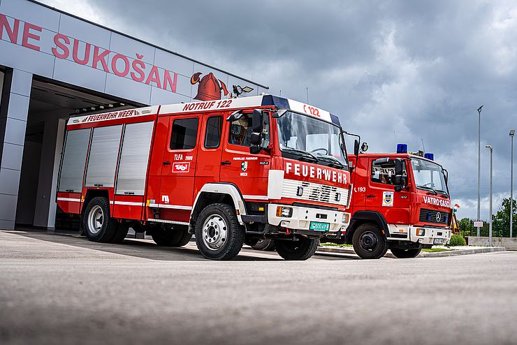 Tiroler Feuerwehrwagen vor der Wache in Kroatien
