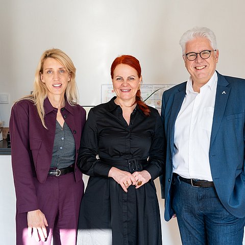 LRin Cornelia Hagele empfing ÖGK-Obmann Andreas Huss sowie Jutta Lichtenecker, Generaldirektor-Stellvertreterin der ÖGK, zu einem Gespräch im Landhaus.