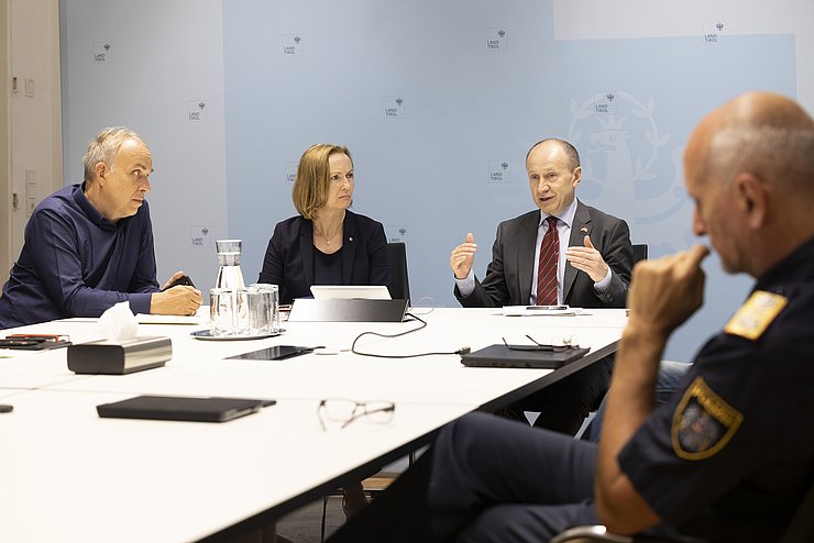 Besprechung im Sonderstab Ukraine