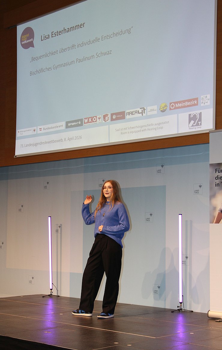 Jugendliche auf der Bühne