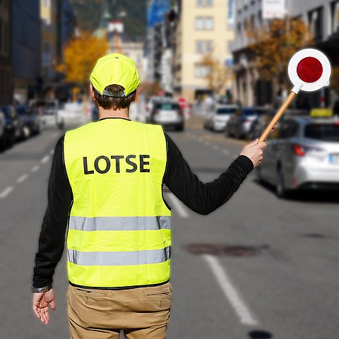 Neue Ausrüstung für Tirols freiwillige SchulweglotsInnen
