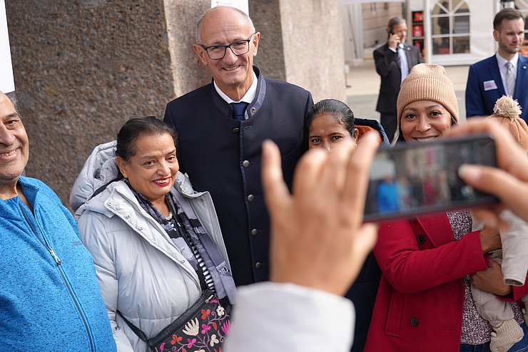 Musste oft für Selfies bereitstehen: LH Anton Mattle.