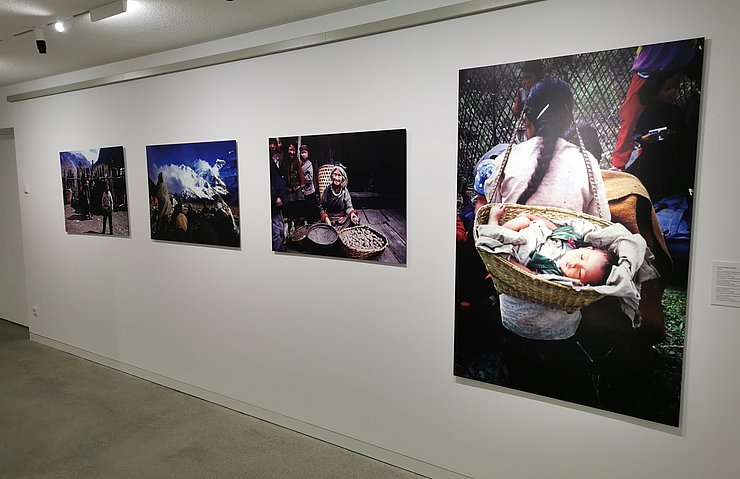 Fotos in einem Ausstellungsraum