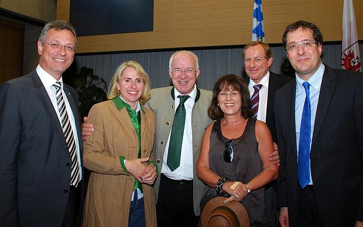 Bild 2: (v. li): Staatsminister Siegfried Schneider, Ministerialdirektorin Karolina Gernbauer, LTP Herwig van Staa, Ministerialdirektorin Gabriele Stauner, LAD Josef Liener und Vizebürgermeister Franz Xaver Gruber.