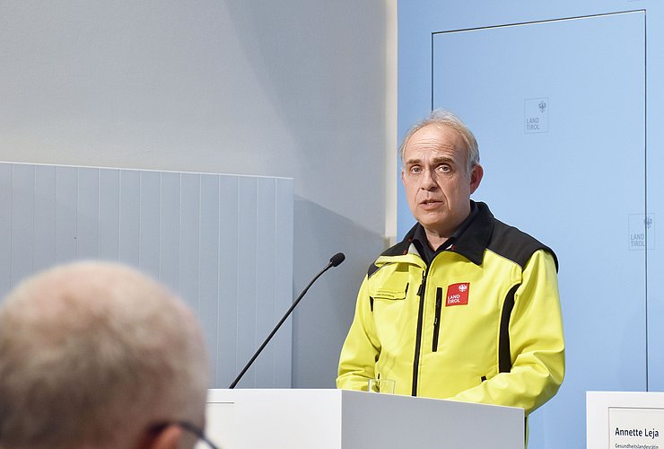 Elmar Rizzoli bei der Pressekonferenz