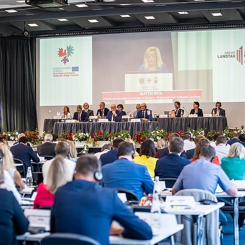 Heute und morgen findet die 15. Sitzung des Dreier-Landtages statt.