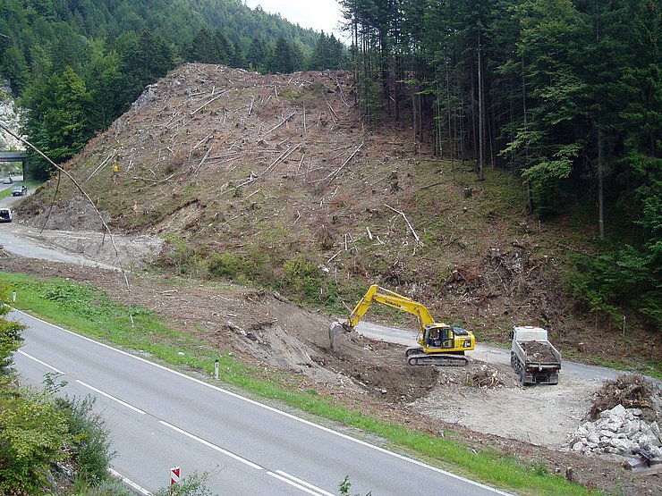 Abtrag loses Material im Unterführungsbereich