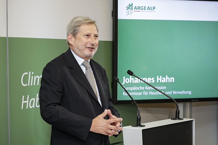 Hahn hält Rede