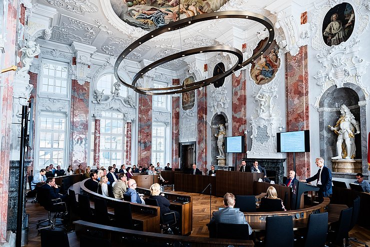 Die Landtagsveranstaltung fand im historischen Plenarsaal statt.