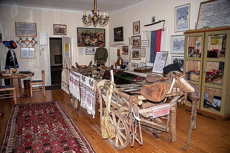 Erster Ausstellungsraum im "Kobro-Kosakenmuseum Lienz".