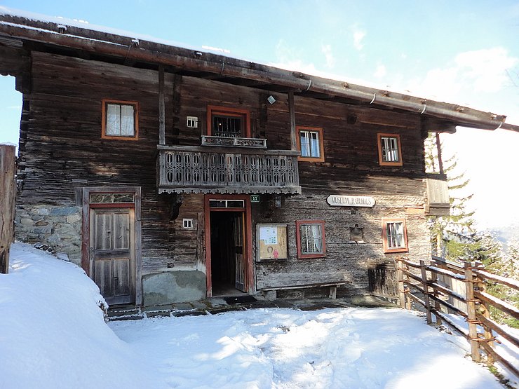 Außenansicht des "Museum Rablhaus" in "Weerberg"