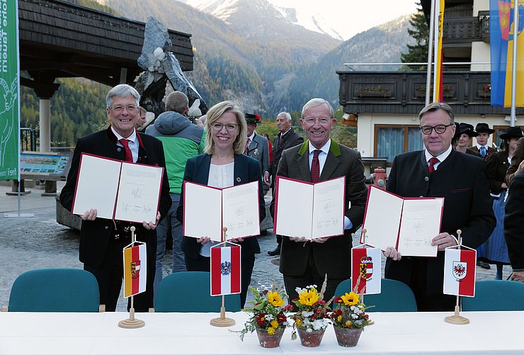 Präsentierten die neue Deklaration: V. li. LH Peter Kaiser, Ministerin Leonore Gewessler, LH Wilfried Haslauer und LH Günther Platter in Heiligenblut.