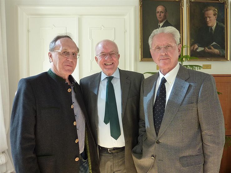 v.l. Werner Clement, Bildungsökonom, LTP Herwig van Staa und Konrad Schwan im Anschluss an die Buchpräsentation