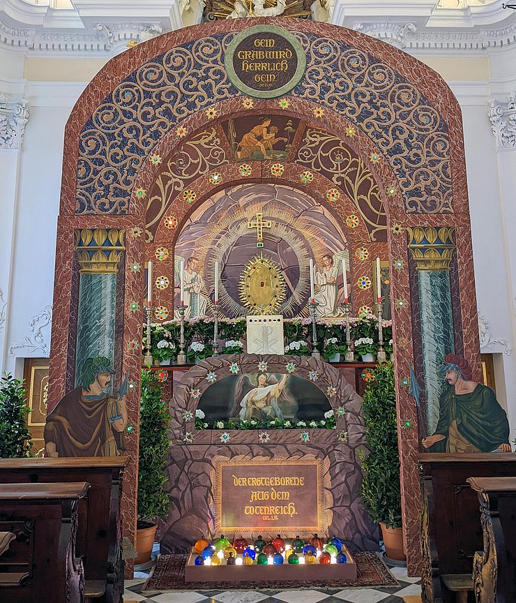 Das Ostergrab der Georgskapelle wurde 1904 von Redemptoristenpater J. Weilharter gestaltet.