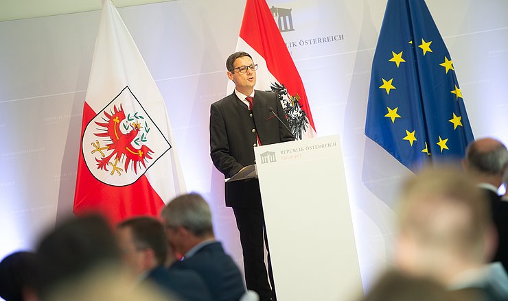 BR-Präsident Peter Raggl bei seiner Ansprache. 