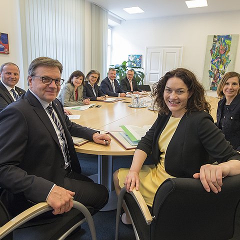 Sitzung der Tiroler Landesregierung im Landhaus.