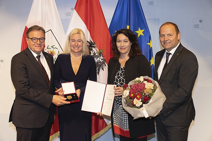 V. li. LH Günther Platter, Petra Schneebauer, LHStvin Ingrid Felipe und LHStv Josef Geisler.
