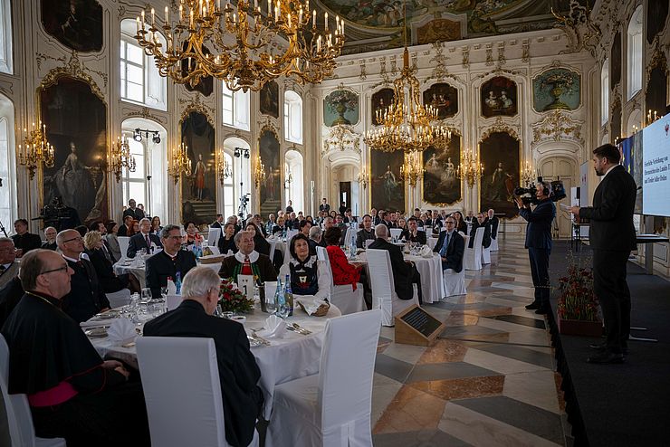 Die Verleihungsfeier des Landes Tirol fand im Riesensaal der Hofburg in Innsbruck statt.