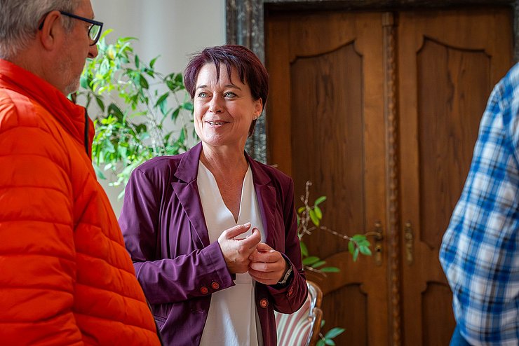 Landtagspräsidentin Sonja Ledl-Rossmann begrüßte ebenfalls viele BesucherInnen im Tiroler Landtag.