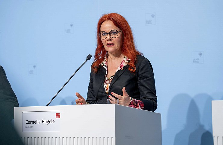„Der RSG 2030 ist ein Versprechen an die Menschen in Tirol. Er bringt Gesundheitsversorgung dorthin, wo sie gebraucht wird“, erklärte LRin Hagele.
