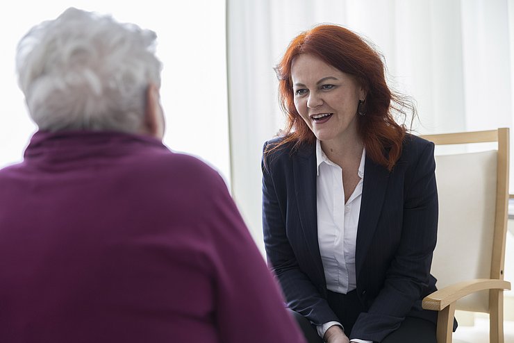 LRin Hagele zu Besuch im Alten- und Pflegeheim