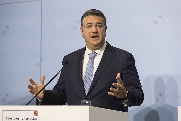 EU-Verkehrskommissar betonte, dass es wichtig sei, Lösungen zu finden - er will zwischen den Staaten Österreich und Italien vermitteln.