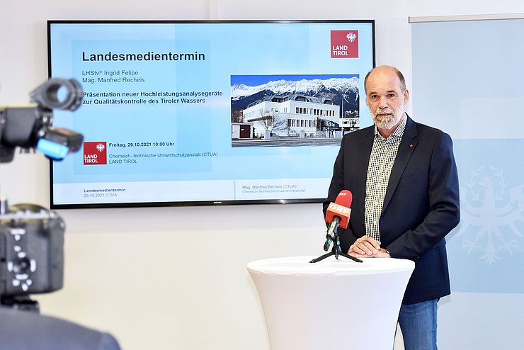 Manfred Recheis, Leiter der Chemisch-technischen Umweltschutzanstalt (CTUA), beid er Pressekonferenz in der CTUA