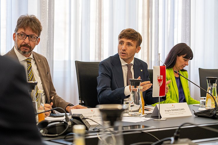 © Tiroler Landtag/Oswald Das Treffen mit LTP Angelo Gennaccaro (Mitte)...