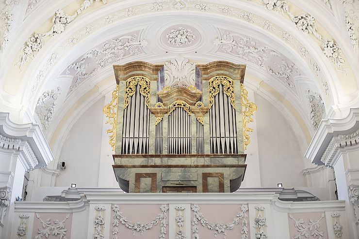 Auf der renovierten Orgel der Georgskapelle werden regelmäßig Konzerte gespielt.