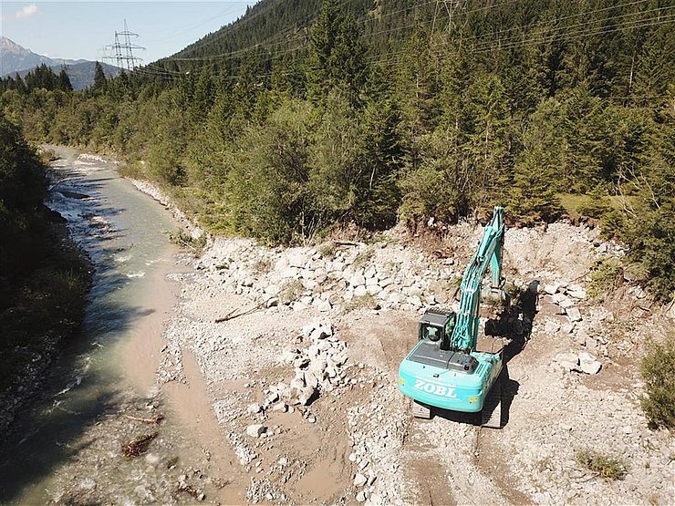 Sanierung einer beschädigten Verbauung.