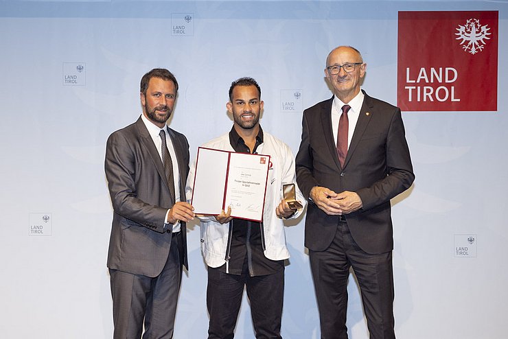 © Land Tirol / Mario Webhofer v.l.n.r. 1. LHStv. Georg Dornauer, Aker Schmid, LH Anton Mattle