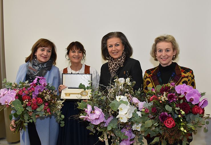 Freuten sich über die gelungene Eröffnung der neuen TFBS für Garten, Raum und Mode in Hall: LRin Beate Palfrader, Direktorin Angelika Agerer, LRin Patrizia Zoller-Frischauf und Bgm Eva Maria Posch.