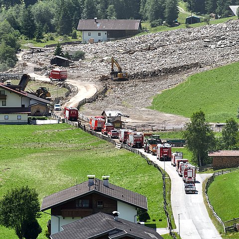 Aktuelle Lage in Gschnitz | Aufräumarbeiten laufen auf Hochtouren