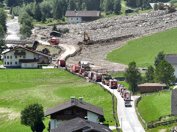 Nach den Murenabgängen in Gschnitz laufen die Aufräumarbeiten auf Hochtouren.