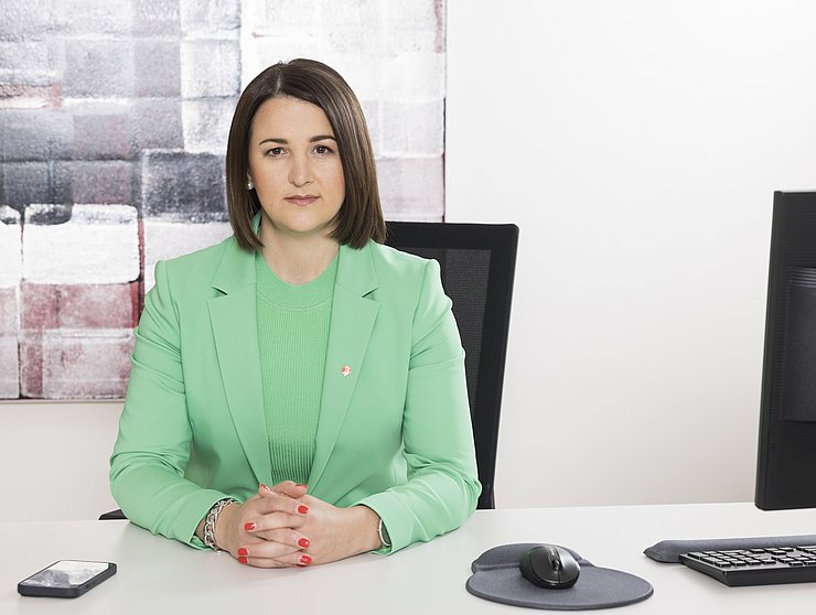 Familienlandesrätin Astrid Mair: "Wegen fehlender finanzieller Mittel soll kein Kind in Tirol Nachteile beim Schulbesuch erleiden oder bei einer gemeinsamen Schulwoche nicht dabeisein können.“