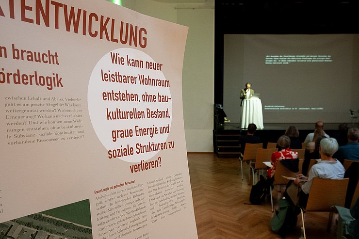 © Keser/BMWKMS Vortragende auf der Bühne