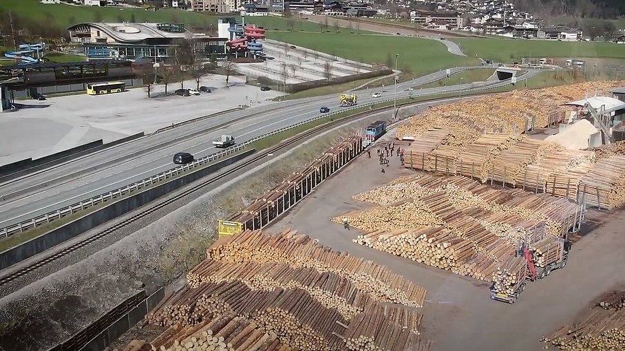 © Land Tirol / Raggl Holz auf Schiene